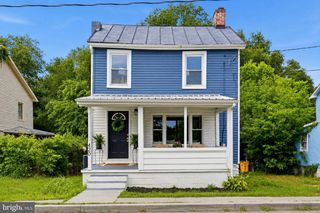 420 NORTH ST E, Charles Town, WV 25414