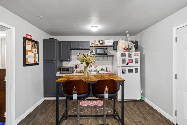 420 W Borden St, Sinton, TX 78387