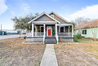 420 W Borden St, Sinton, TX 78387