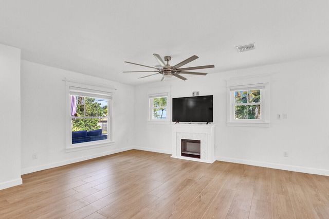 105 Main Street, Fort Pierce, FL 34982