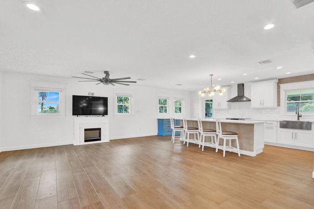 105 Main Street, Fort Pierce, FL 34982