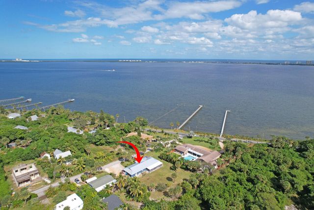 105 Main Street, Fort Pierce, FL 34982