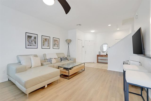 5445 LEIGHTON LANE, Oviedo, FL 32765