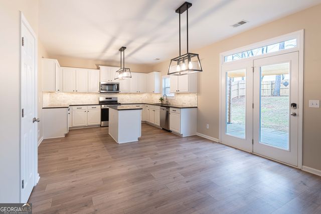 34 Inverness Avenue, Newnan, GA 30263