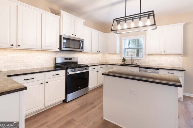 34 Inverness Avenue, Newnan, GA 30263