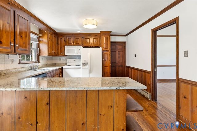 10706 Lunswood Rd, Chester, VA 23831