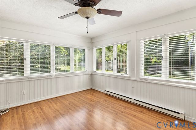 10706 Lunswood Rd, Chester, VA 23831