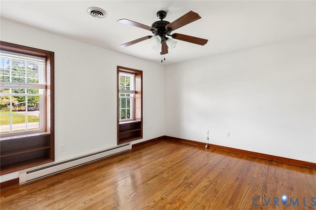10706 Lunswood Rd, Chester, VA 23831
