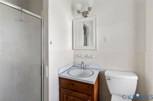 10706 Lunswood Rd, Chester, VA 23831