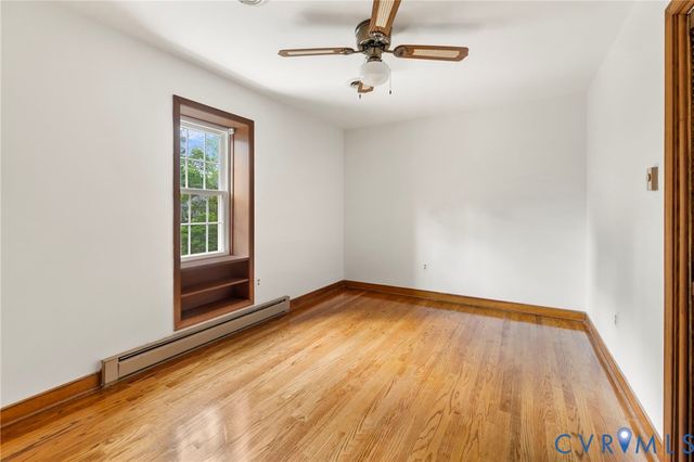 10706 Lunswood Rd, Chester, VA 23831