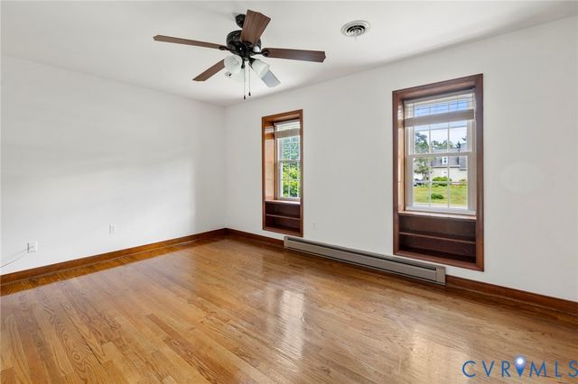 10706 Lunswood Rd, Chester, VA 23831