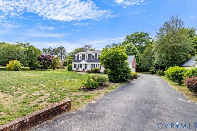 10706 Lunswood Rd, Chester, VA 23831