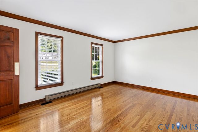 10706 Lunswood Rd, Chester, VA 23831