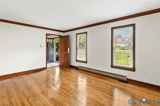 10706 Lunswood Rd, Chester, VA 23831
