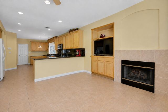 5018 Crest Dr, Sacramento, CA 95835