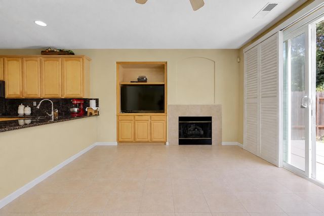 5018 Crest Dr, Sacramento, CA 95835
