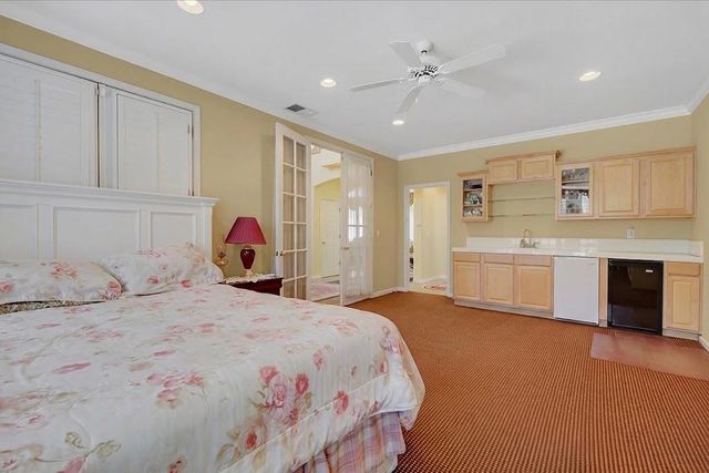 5018 Crest Dr, Sacramento, CA 95835