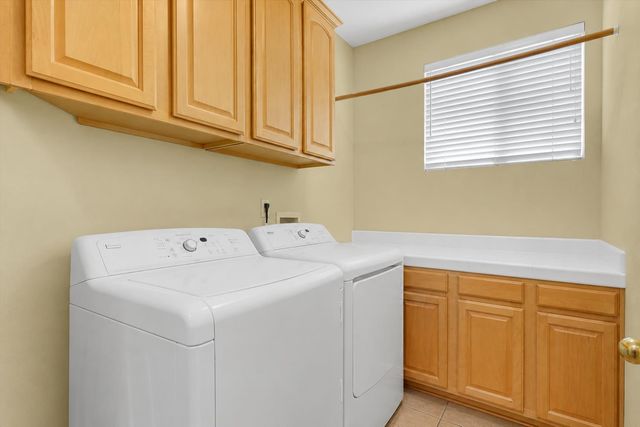 5018 Crest Dr, Sacramento, CA 95835