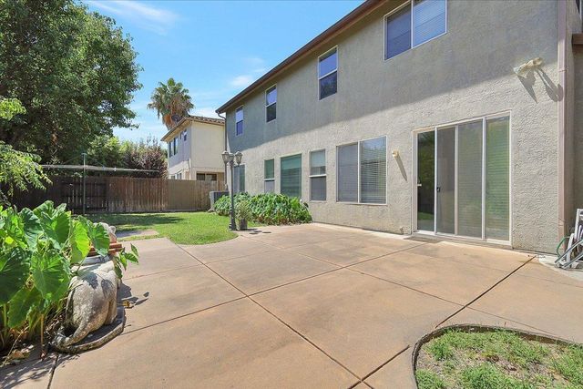5018 Crest Dr, Sacramento, CA 95835