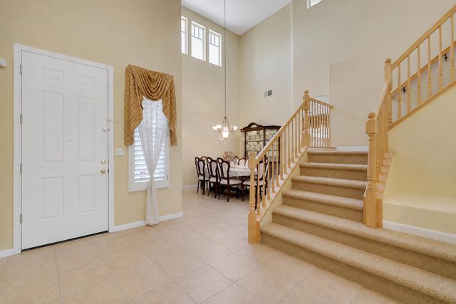 5018 Crest Dr, Sacramento, CA 95835