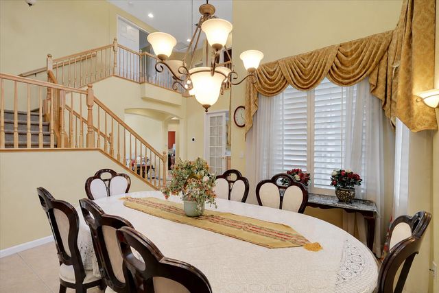5018 Crest Dr, Sacramento, CA 95835