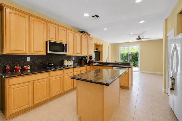 5018 Crest Dr, Sacramento, CA 95835
