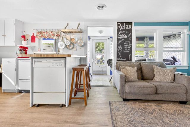 7621 WIDGEON LANE, Larsen, WI 54947