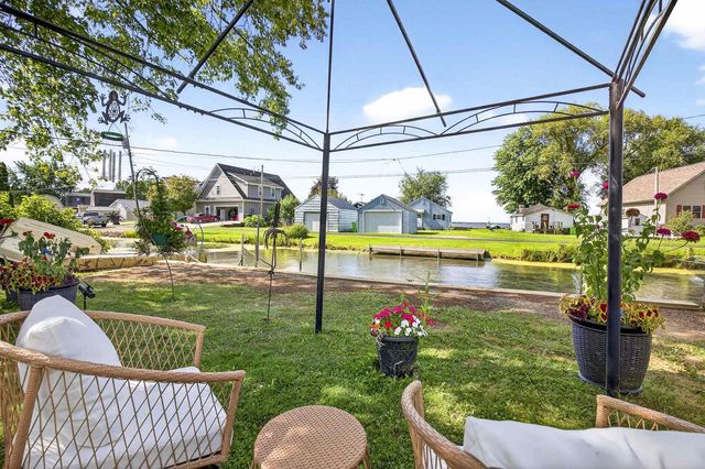 7621 WIDGEON LANE, Larsen, WI 54947