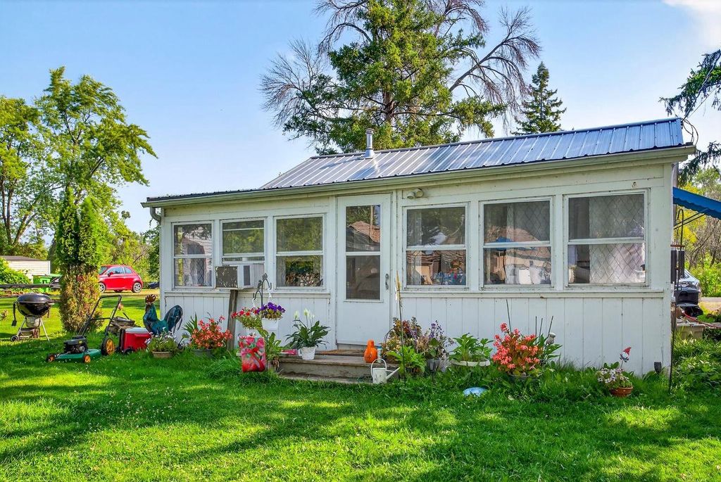 7621 WIDGEON LANE, Larsen, WI 54947