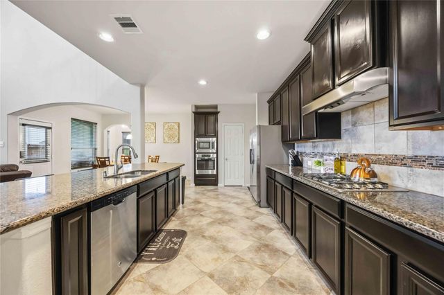 12418 Garnet Road, Mont Belvieu, TX 77535