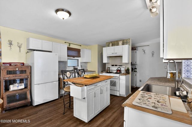 3 Demaret Court, Little Egg Harbor, NJ 08087