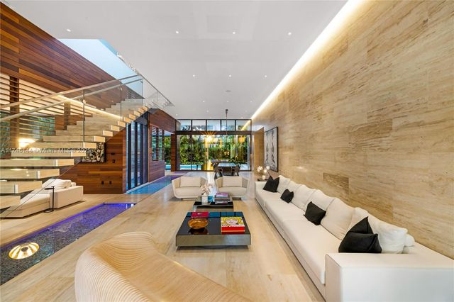 250 Ocean Blvd, Golden Beach, FL 33160