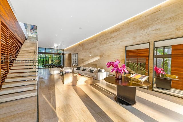 250 Ocean Blvd, Golden Beach, FL 33160