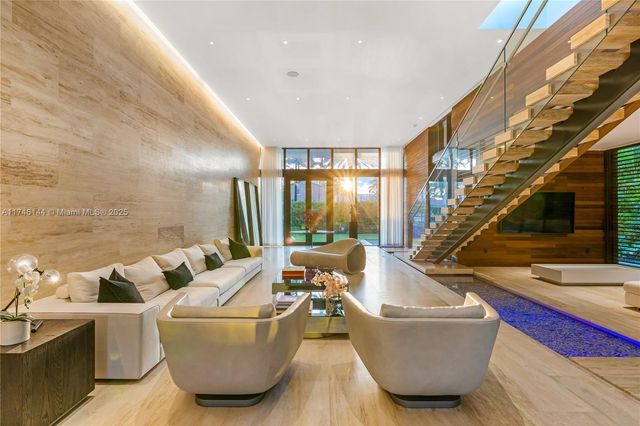 250 Ocean Blvd, Golden Beach, FL 33160