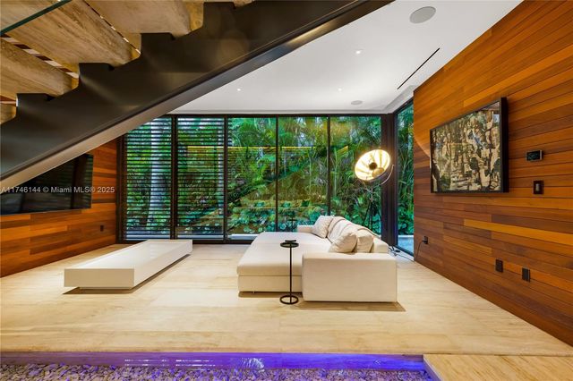 250 Ocean Blvd, Golden Beach, FL 33160