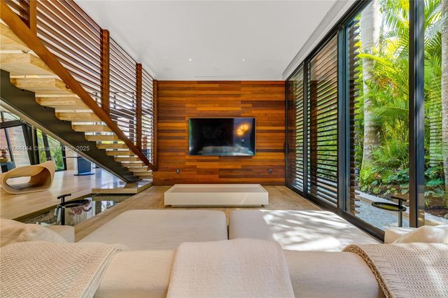 250 Ocean Blvd, Golden Beach, FL 33160