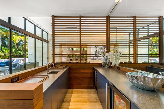 250 Ocean Blvd, Golden Beach, FL 33160