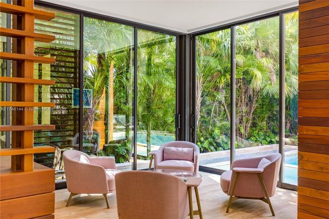 250 Ocean Blvd, Golden Beach, FL 33160