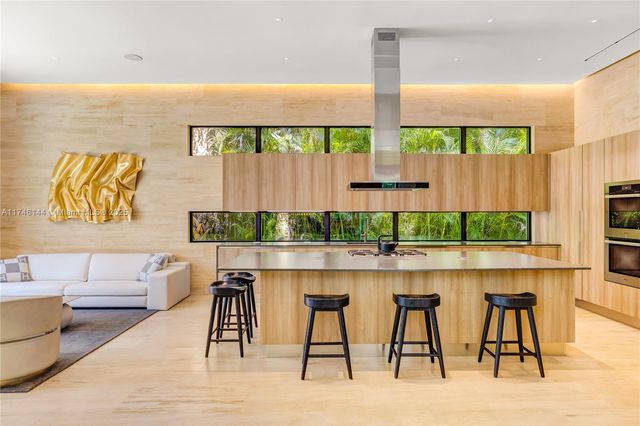 250 Ocean Blvd, Golden Beach, FL 33160