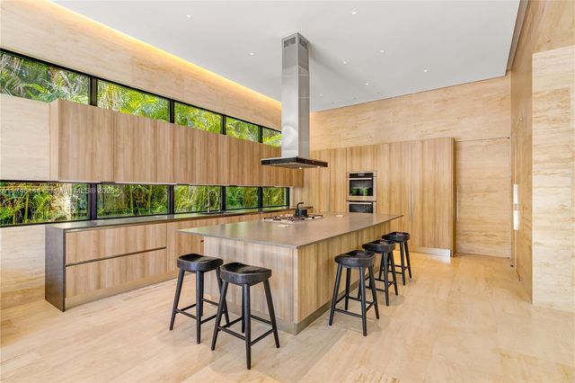 250 Ocean Blvd, Golden Beach, FL 33160