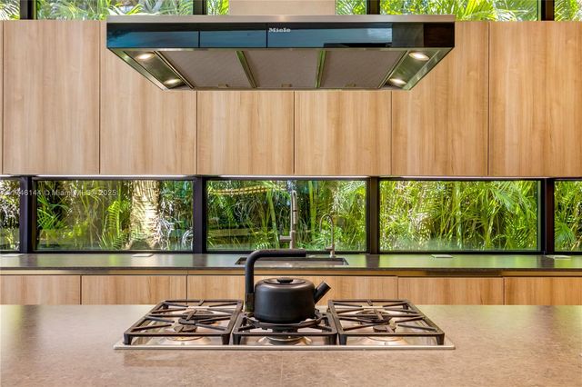 250 Ocean Blvd, Golden Beach, FL 33160