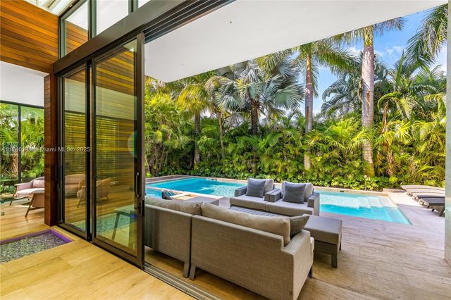 250 Ocean Blvd, Golden Beach, FL 33160