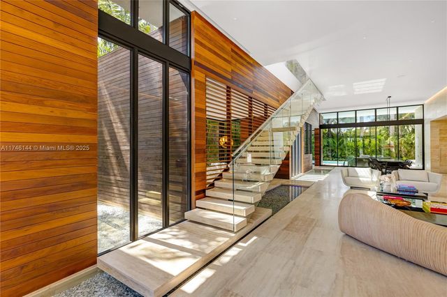 250 Ocean Blvd, Golden Beach, FL 33160