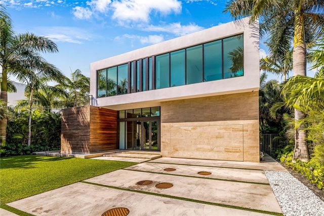 250 Ocean Blvd, Golden Beach, FL 33160