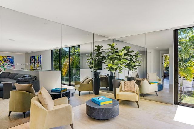 250 Ocean Blvd, Golden Beach, FL 33160