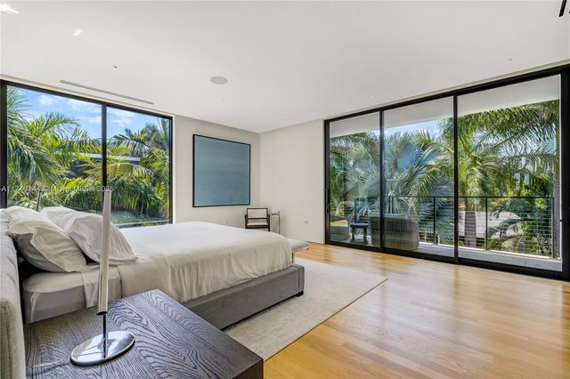 250 Ocean Blvd, Golden Beach, FL 33160