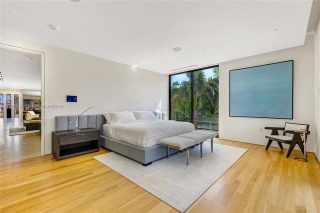 250 Ocean Blvd, Golden Beach, FL 33160