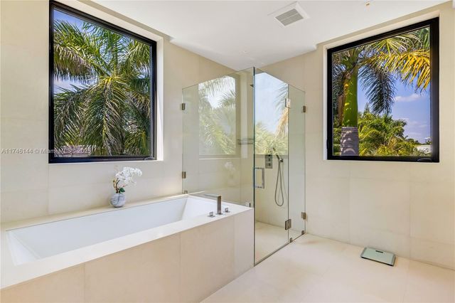 250 Ocean Blvd, Golden Beach, FL 33160