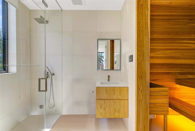 250 Ocean Blvd, Golden Beach, FL 33160