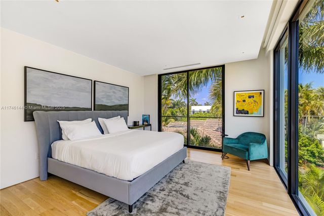 250 Ocean Blvd, Golden Beach, FL 33160